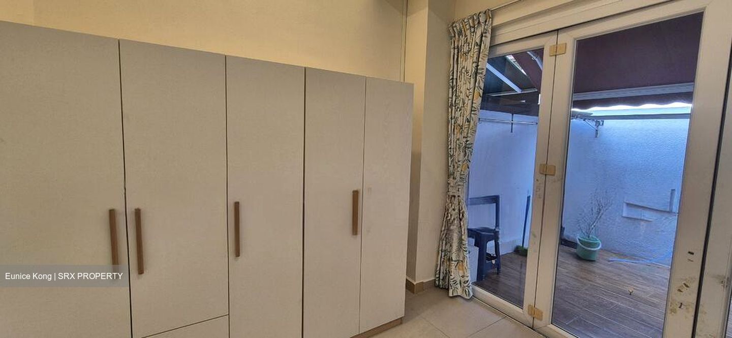 Dmanor (D16), Terrace #500029811